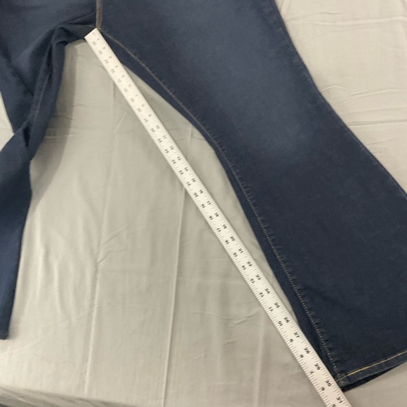 Signature Levi Strauss Jeans Womens 20M Mid Rise Bootcut Stretch Blue Dark Wash - Picture 6 of 7